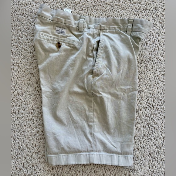 Vineyard Vines Men’s 9” Stretch Breaker Shorts in Stone Size 30 - Picture 3 of 4